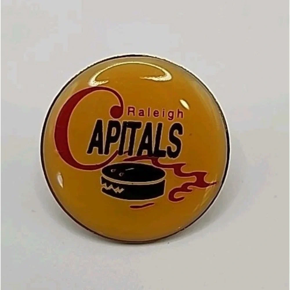 Vintage Raleigh‎ Capitals Hockey Lapel Hat Shirt Pin
